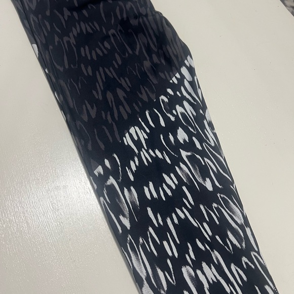 Women’s Victoria Sport Leggings - Picture 3 of 4